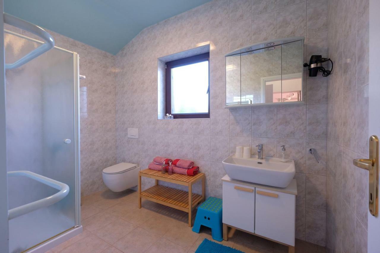 Holiday Home Kipo I Lunja Medulin Luaran gambar